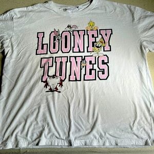 Plain oversized looney tunes shirt